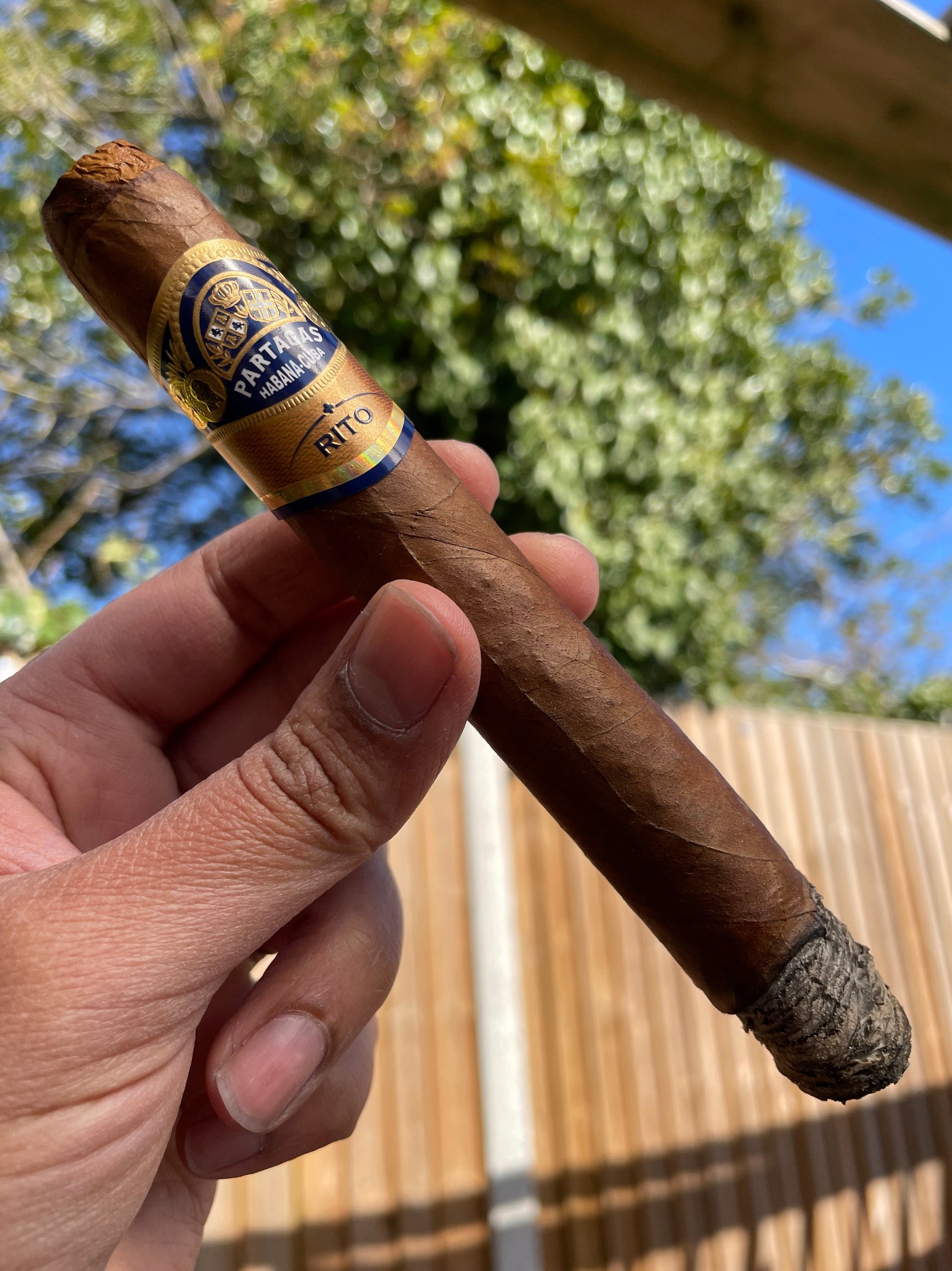 Review of Partagas Linea Maestro Rito - The Smoking Jacket